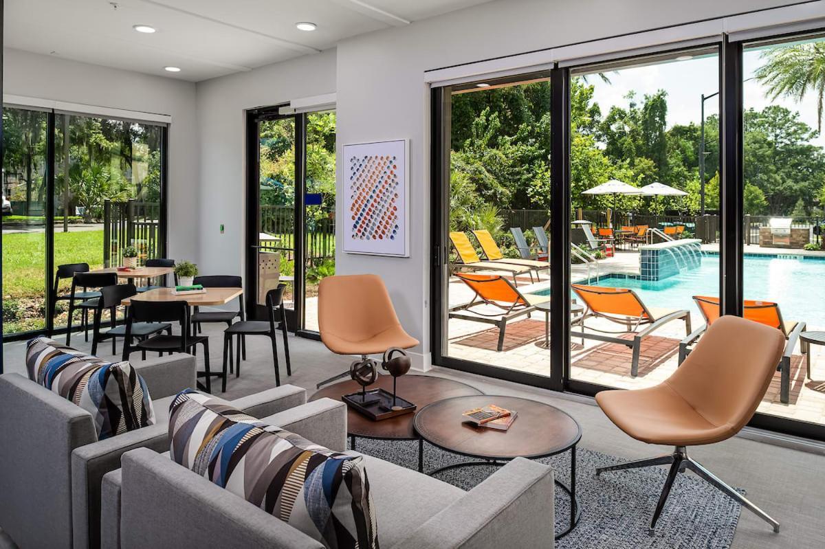 Deluxe One Bedroom Apartment เกนส์วิลล์ ภายนอก รูปภาพ